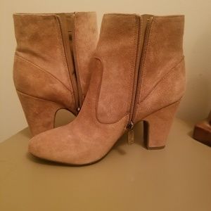 Suede boots